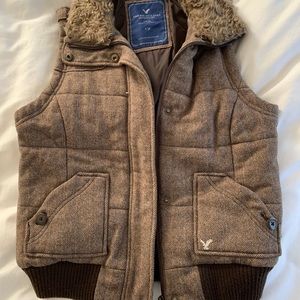 American Eagle winter vest size Large